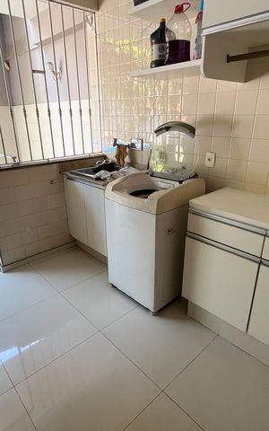 Casa à venda com 340m², 4 quartos e 4 vagas Casa à venda com 340m², 4 quartos e 4 vagasLavanderia
