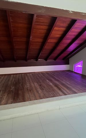Casa à venda com 340m², 4 quartos e 4 vagas Casa à venda com 340m², 4 quartos e 4 vagasQuarto 2