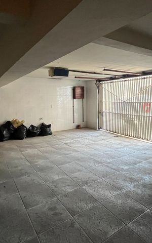 Casa à venda com 340m², 4 quartos e 4 vagas Casa à venda com 340m², 4 quartos e 4 vagasGaragem