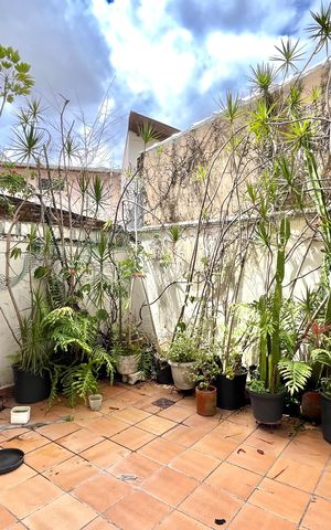 Casa à venda com 162m², 3 quartos e 2 vagas Casa à venda com 162m², 3 quartos e 2 vagasQuintal