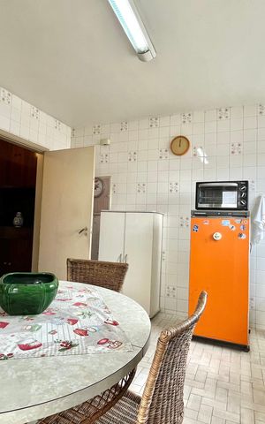Casa à venda com 162m², 3 quartos e 2 vagas Casa à venda com 162m², 3 quartos e 2 vagasCozinha