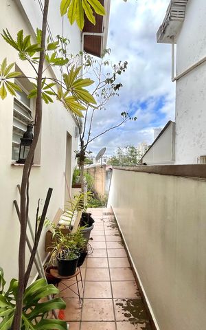 Casa à venda com 162m², 3 quartos e 2 vagas Casa à venda com 162m², 3 quartos e 2 vagasÁrea externa