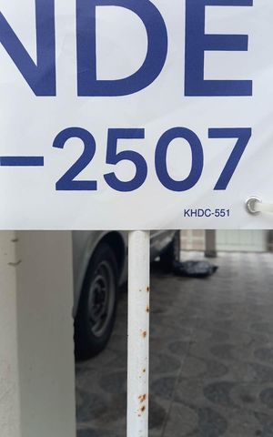 Casa à venda com 158m², 2 quartos e 2 vagas Casa à venda com 158m², 2 quartos e 2 vagasPlaquinha