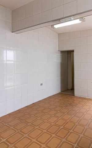 Casa à venda com 158m², 2 quartos e 2 vagas Casa à venda com 158m², 2 quartos e 2 vagasCozinha