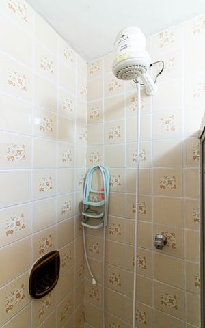 Casa à venda com 158m², 2 quartos e 2 vagas Casa à venda com 158m², 2 quartos e 2 vagasBanheiro