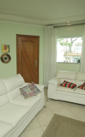 Casa à venda com 289m², 3 quartos e 6 vagasSala