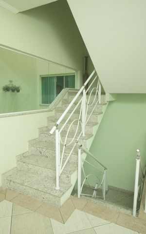 Casa à venda com 289m², 3 quartos e 6 vagasEscada