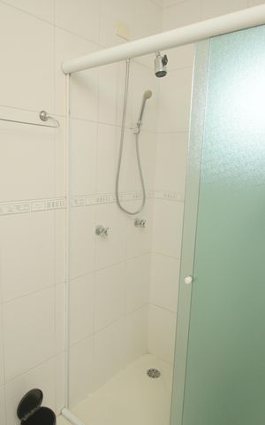 Casa à venda com 289m², 3 quartos e 6 vagasBanheiro da Suíte 2