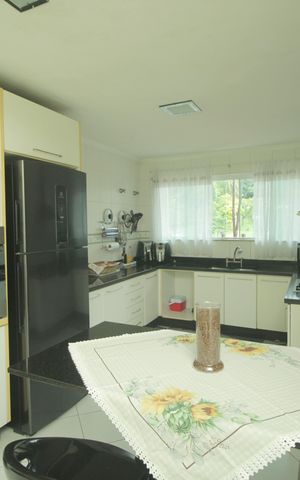 Casa à venda com 289m², 3 quartos e 6 vagasCozinha
