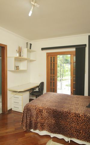 Casa à venda com 289m², 3 quartos e 6 vagasSuíte 2