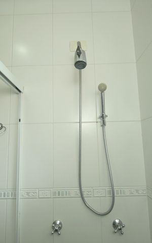 Casa à venda com 289m², 3 quartos e 6 vagasBanheiro da Suíte 2