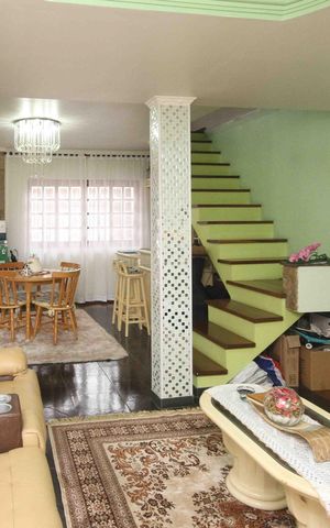 Casa à venda com 262m², 3 quartos e 4 vagas