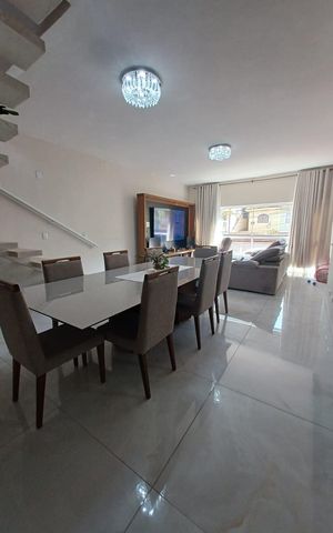 Casa para alugar com 400m², 4 quartos e 6 vagas Casa para alugar com 400m², 4 quartos e 6 vagasSala