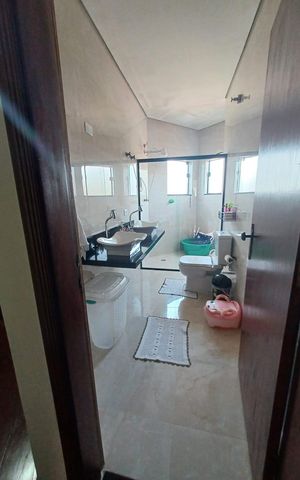 Casa para alugar com 400m², 4 quartos e 6 vagas Casa para alugar com 400m², 4 quartos e 6 vagasBanheiro
