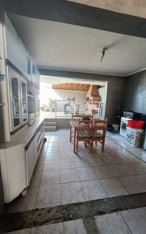 Casa para alugar com 400m², 4 quartos e 6 vagas Casa para alugar com 400m², 4 quartos e 6 vagasÁrea externa