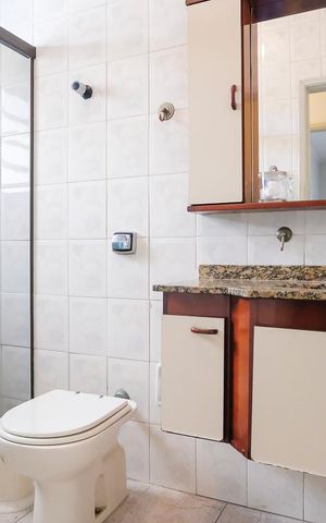 Casa à venda com 184m², 3 quartos e 1 vagaBanheiro