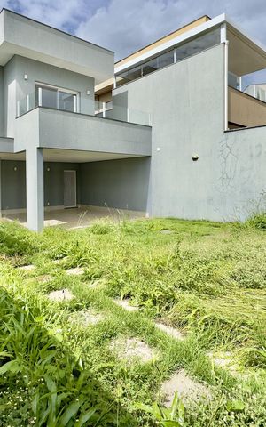 Casa de condomínio à venda com 158m², 3 quartos e 4 vagas