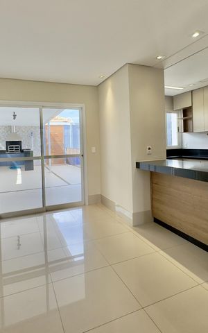 Casa de condomínio à venda com 158m², 3 quartos e 4 vagas