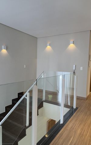 Casa de condomínio à venda com 158m², 3 quartos e 4 vagas