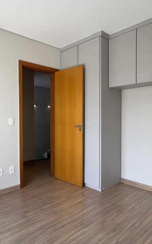 Casa de condomínio à venda com 158m², 3 quartos e 4 vagas