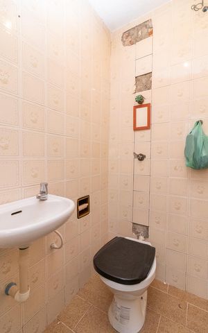 Casa à venda com 175m², 3 quartos e 2 vagasBanheiro 3