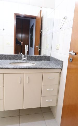 Casa para alugar com 250m², 3 quartos e 4 vagasBanheiro do Quarto 3