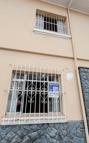 Casa à venda com 70m², 2 quartos e sem vaga Casa à venda com 70m², 2 quartos e sem vagaFachada + Plaquinha