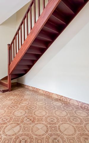 Casa à venda com 70m², 2 quartos e sem vaga Casa à venda com 70m², 2 quartos e sem vagaSala