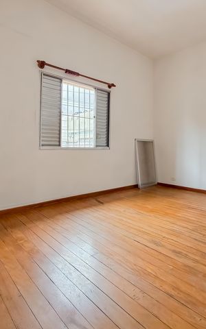 Casa à venda com 70m², 2 quartos e sem vaga Casa à venda com 70m², 2 quartos e sem vagaQuarto 1
