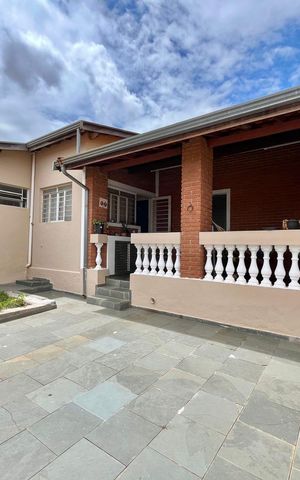 Casa à venda com 301m², 3 quartos e 2 vagas Casa à venda com 301m², 3 quartos e 2 vagasQuintal
