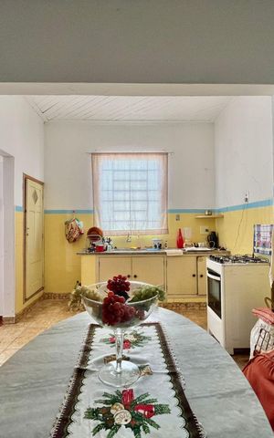 Casa à venda com 301m², 3 quartos e 2 vagas Casa à venda com 301m², 3 quartos e 2 vagasCozinha