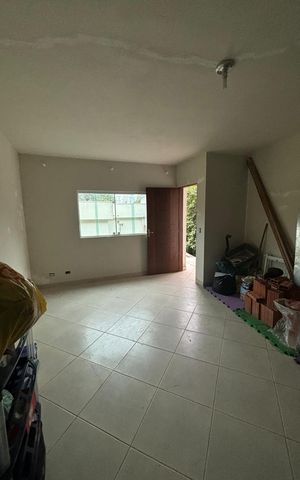 Casa à venda com 272m², 4 quartos e 2 vagas Casa à venda com 272m², 4 quartos e 2 vagasSala
