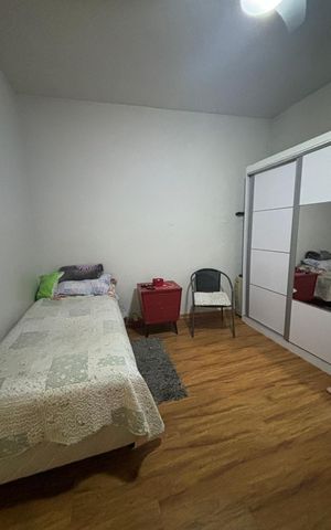 Casa à venda com 272m², 4 quartos e 2 vagas Casa à venda com 272m², 4 quartos e 2 vagasQuarto
