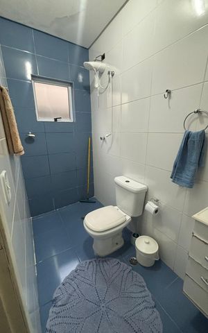 Casa à venda com 272m², 4 quartos e 2 vagas Casa à venda com 272m², 4 quartos e 2 vagasBanheiro