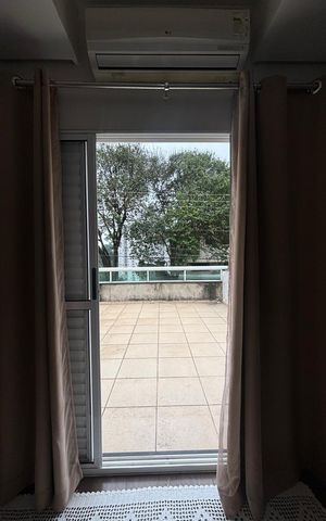 Casa à venda com 272m², 4 quartos e 2 vagas Casa à venda com 272m², 4 quartos e 2 vagasQuarto