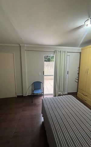 Casa à venda com 272m², 4 quartos e 2 vagas Casa à venda com 272m², 4 quartos e 2 vagasQuarto