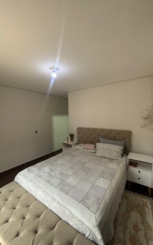 Casa à venda com 272m², 4 quartos e 2 vagas Casa à venda com 272m², 4 quartos e 2 vagasQuarto