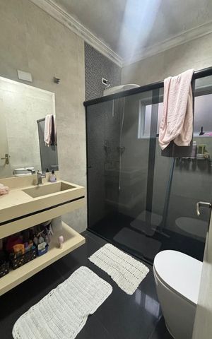 Casa à venda com 272m², 4 quartos e 2 vagas Casa à venda com 272m², 4 quartos e 2 vagasBanheiro
