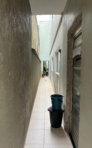 Casa à venda com 272m², 4 quartos e 2 vagas Casa à venda com 272m², 4 quartos e 2 vagasÁrea externa