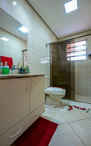 Casa à venda com 224m², 3 quartos e 4 vagasBanheiro