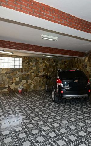 Casa à venda com 224m², 3 quartos e 4 vagasGaragem