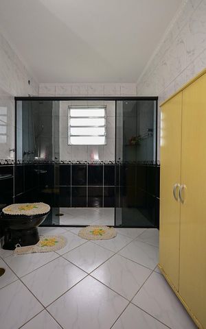 Casa à venda com 224m², 3 quartos e 4 vagasBanheiro Suíte 