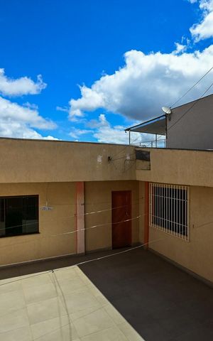 Casa à venda com 224m², 3 quartos e 4 vagasQuintal
