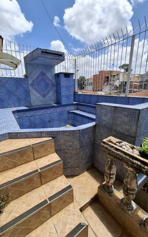 Casa à venda com 195m², 4 quartos e 4 vagas