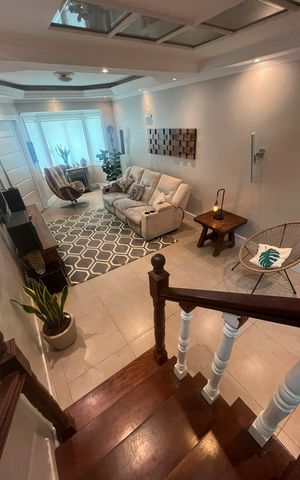 Casa à venda com 195m², 4 quartos e 4 vagas