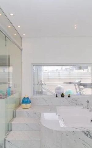 Casa à venda com 397m², 3 quartos e 6 vagas Casa à venda com 397m², 3 quartos e 6 vagasBanheiro