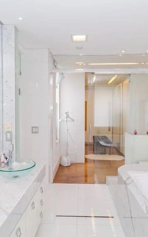 Casa à venda com 397m², 3 quartos e 6 vagas Casa à venda com 397m², 3 quartos e 6 vagasBanheiro