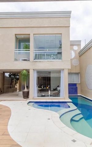Casa à venda com 397m², 3 quartos e 6 vagas Casa à venda com 397m², 3 quartos e 6 vagasÁrea comum