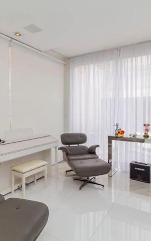 Casa à venda com 397m², 3 quartos e 6 vagas Casa à venda com 397m², 3 quartos e 6 vagasÁrea comum
