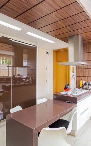 Casa à venda com 397m², 3 quartos e 6 vagas Casa à venda com 397m², 3 quartos e 6 vagasCozinha